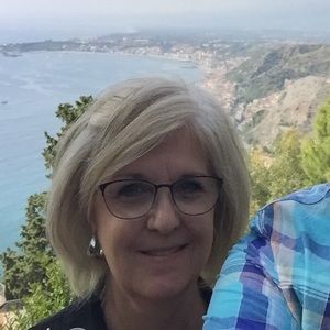 Meet your Posher, Caroline